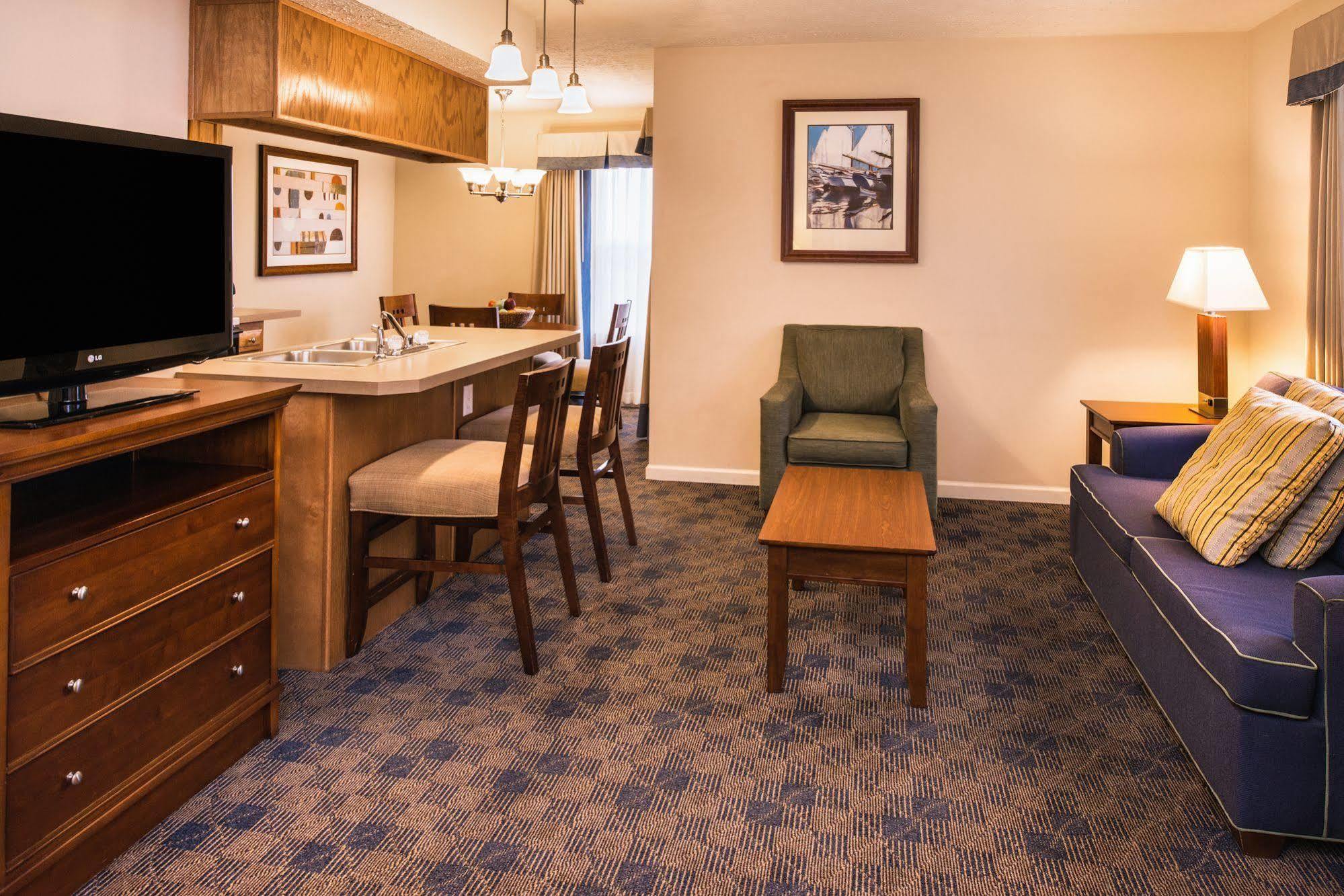 Charwood Suites コロンバス エクステリア 写真