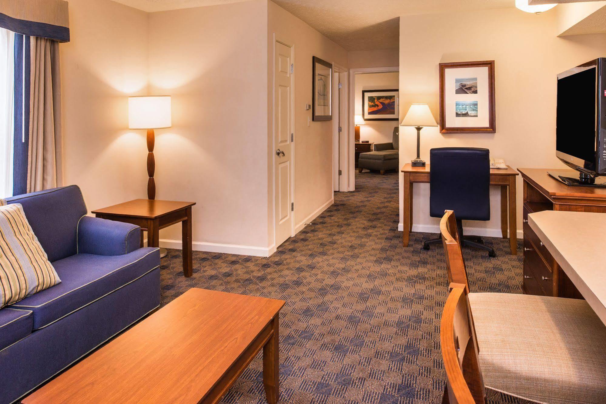 Charwood Suites コロンバス エクステリア 写真