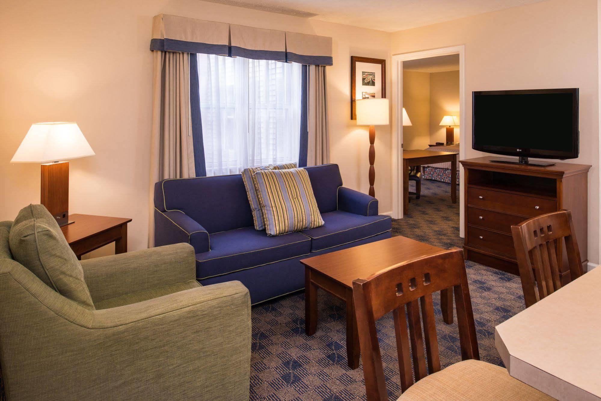 Charwood Suites コロンバス エクステリア 写真
