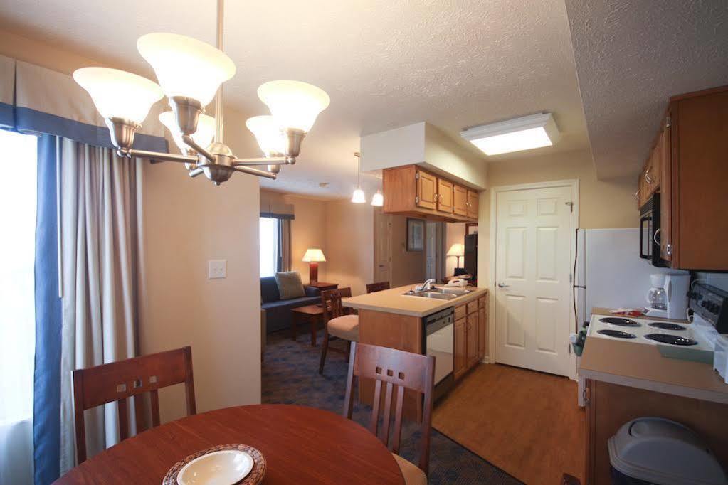 Charwood Suites コロンバス エクステリア 写真