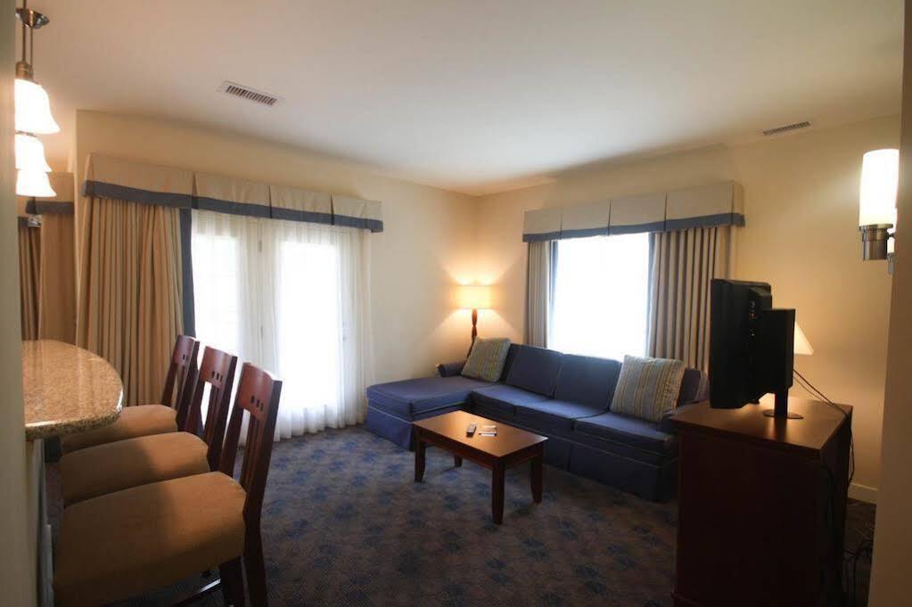 Charwood Suites コロンバス エクステリア 写真